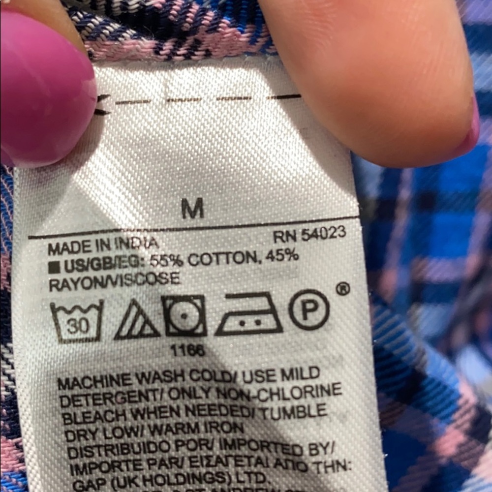 GAP button down top - Picture 5 of 5